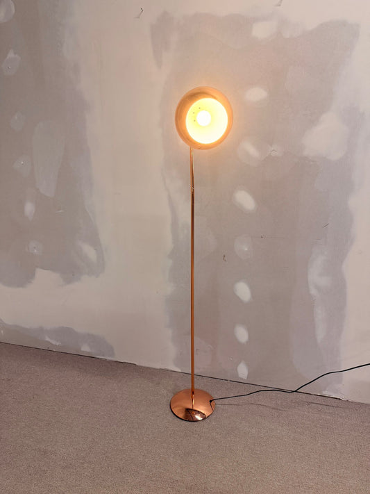 Elegante Stehlampe Kupferfarbig aus Metall, Stehleuchte