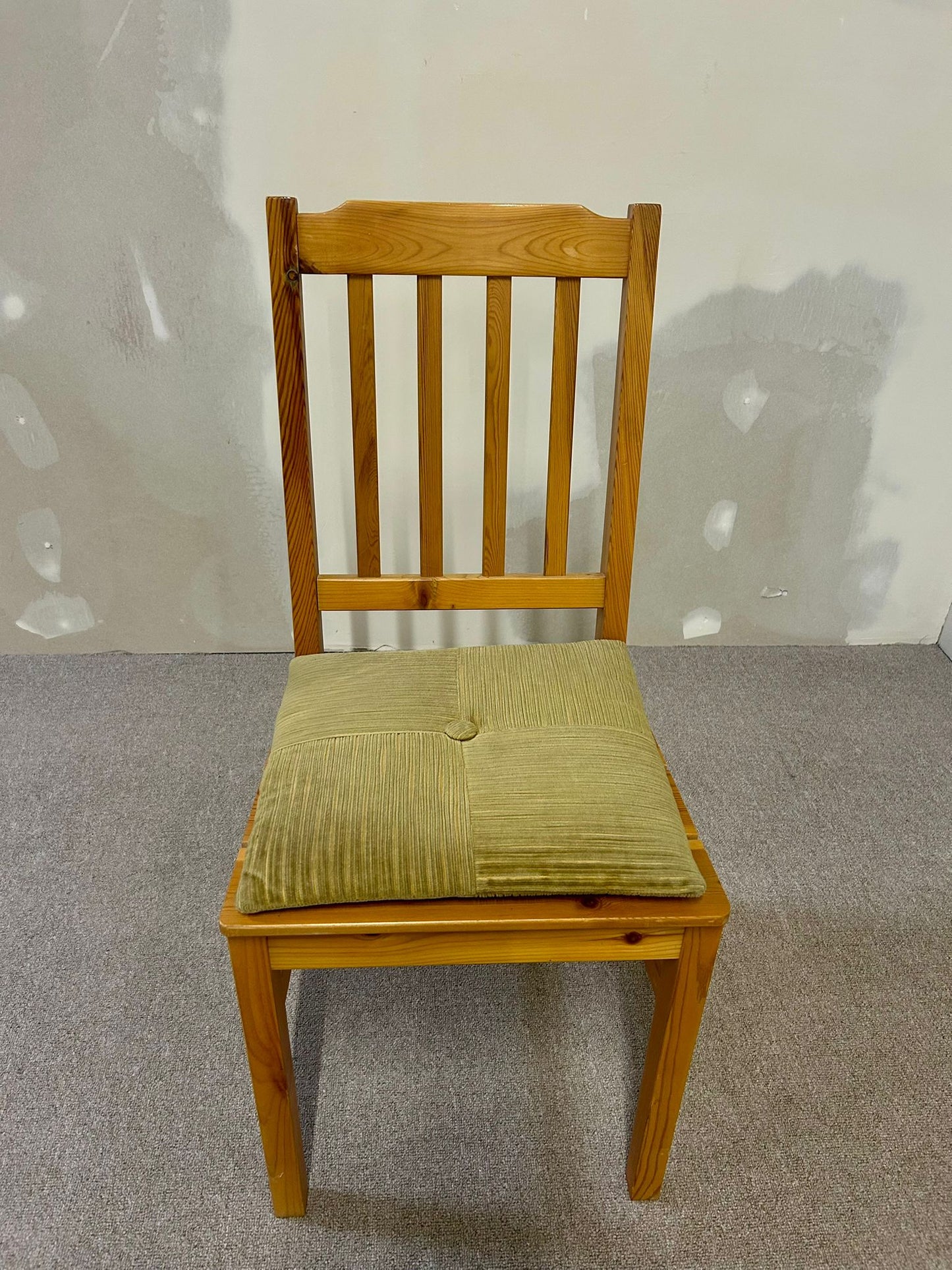 Stabiler Holzstuhl Esszimmer Stuhl mit Sitzpolster