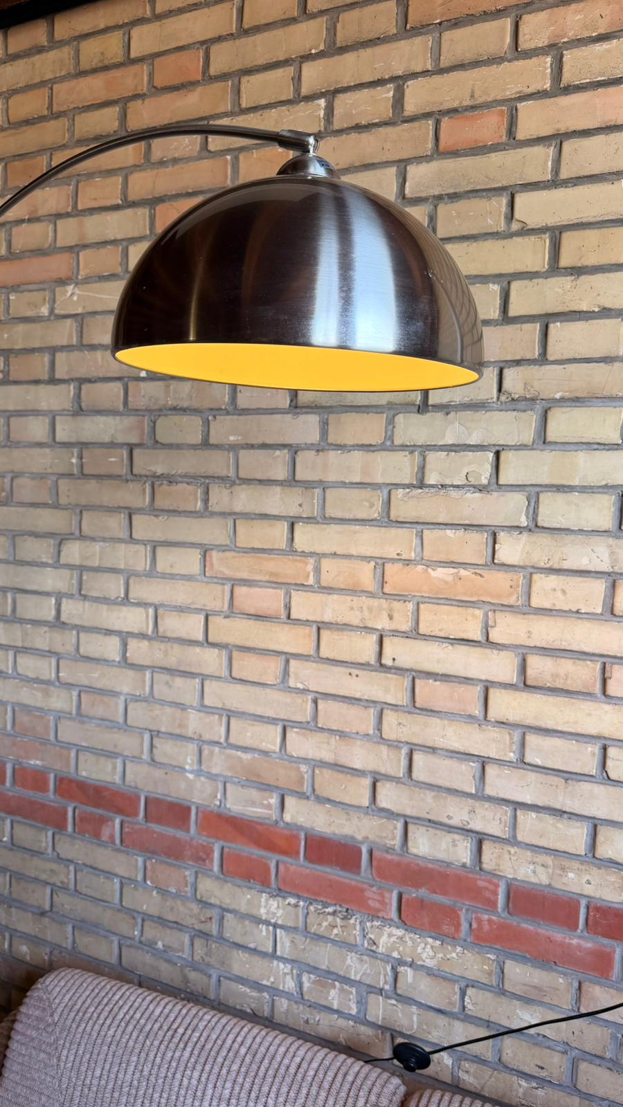 Bogenlampe mit Marmorfuss und gebürstetem Metall