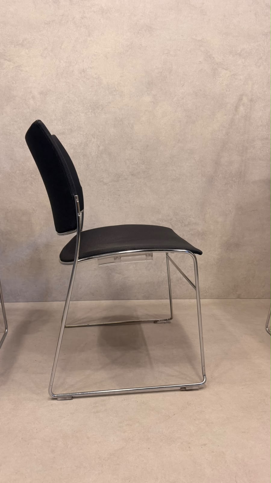 Casala Design Stapelstuhl Curvy schwarz gepolstert mit Chrom
