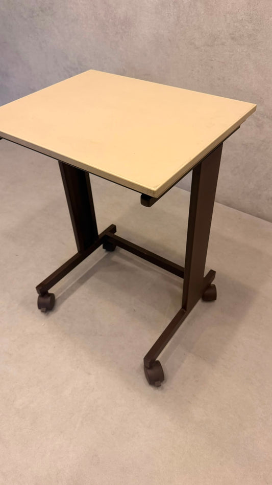 Vintage retro Beistelltisch auf Rollen in Braun