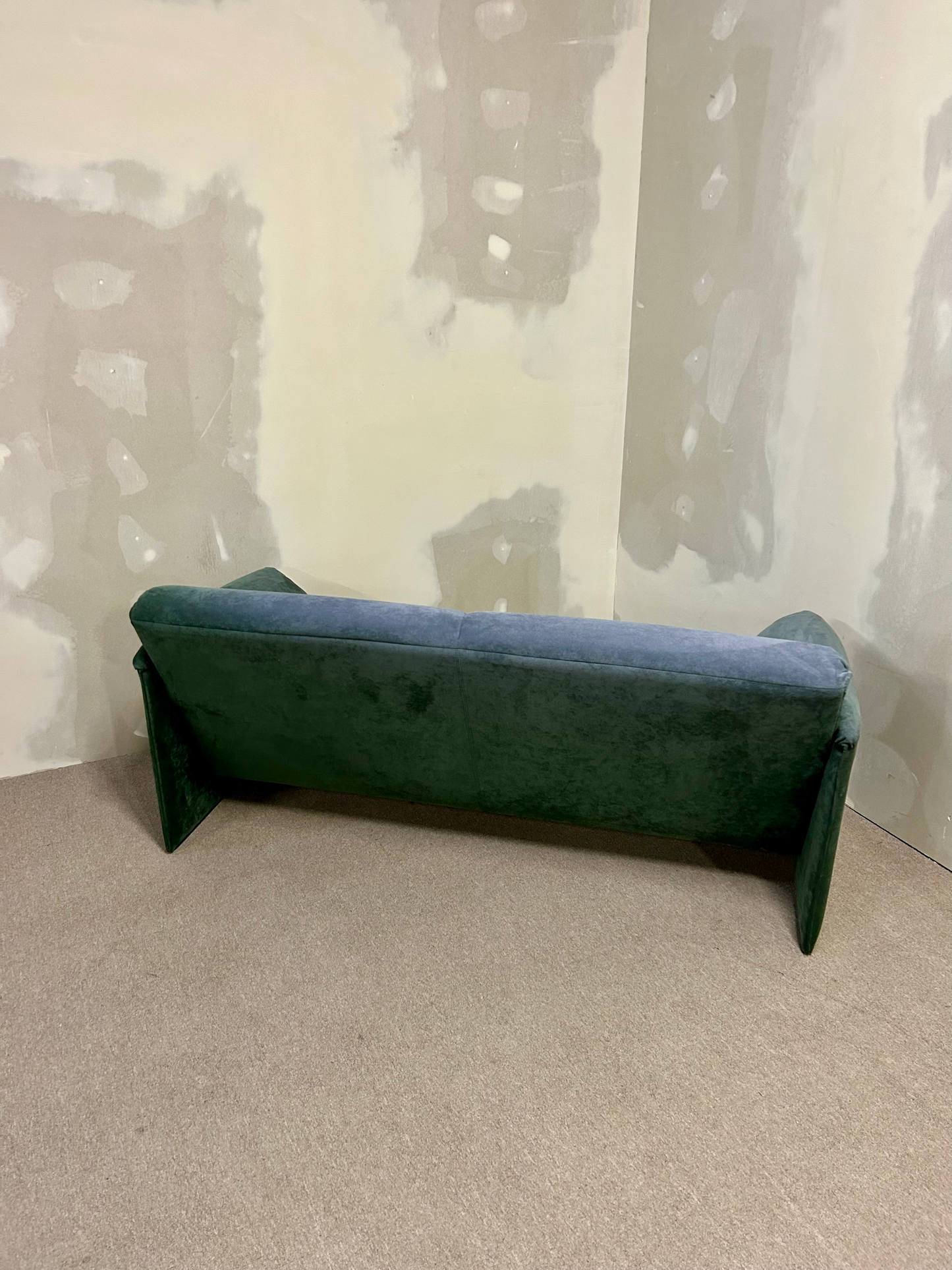 Leolux Sofa Bora Bora, 2,5 -Sitzer, Alcantara Grün