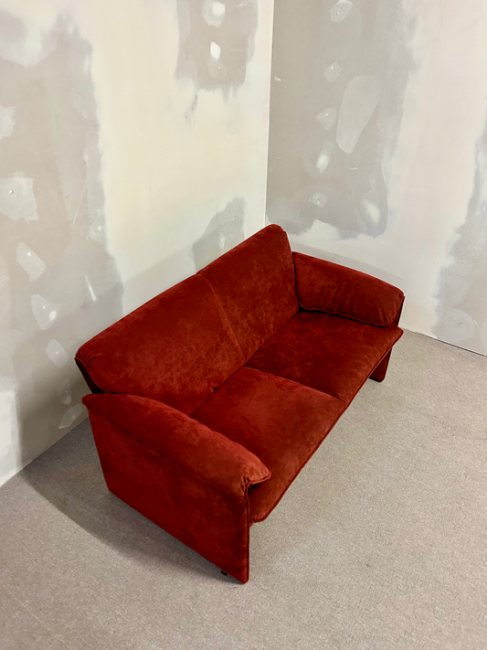 Leolux Bora Bora Sofa 2 Sitzer Alcantara rot