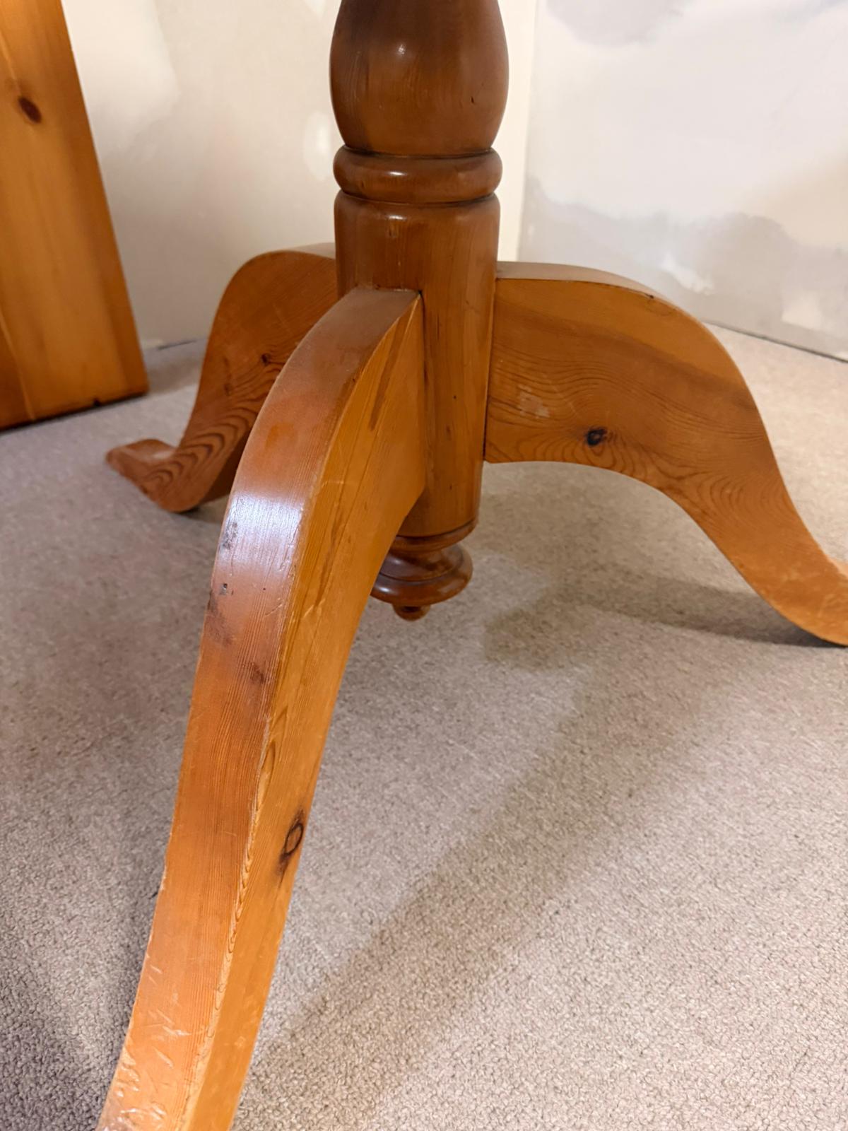 Dreibeiniger Vintage Tisch im Georgianischen Stil