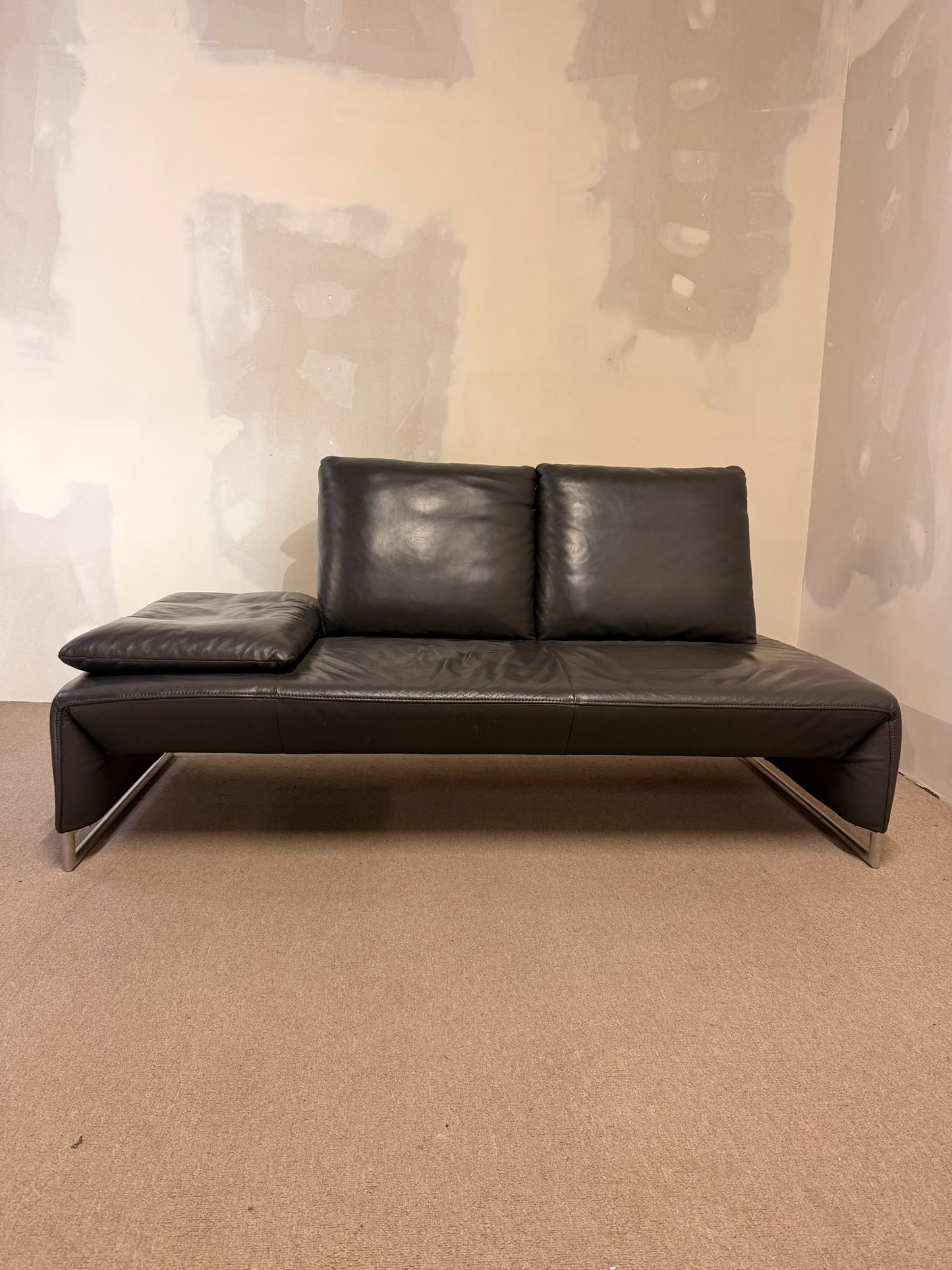Koinor 2er Designersofa Ramon aus  Leder Grau, Metallfüsse