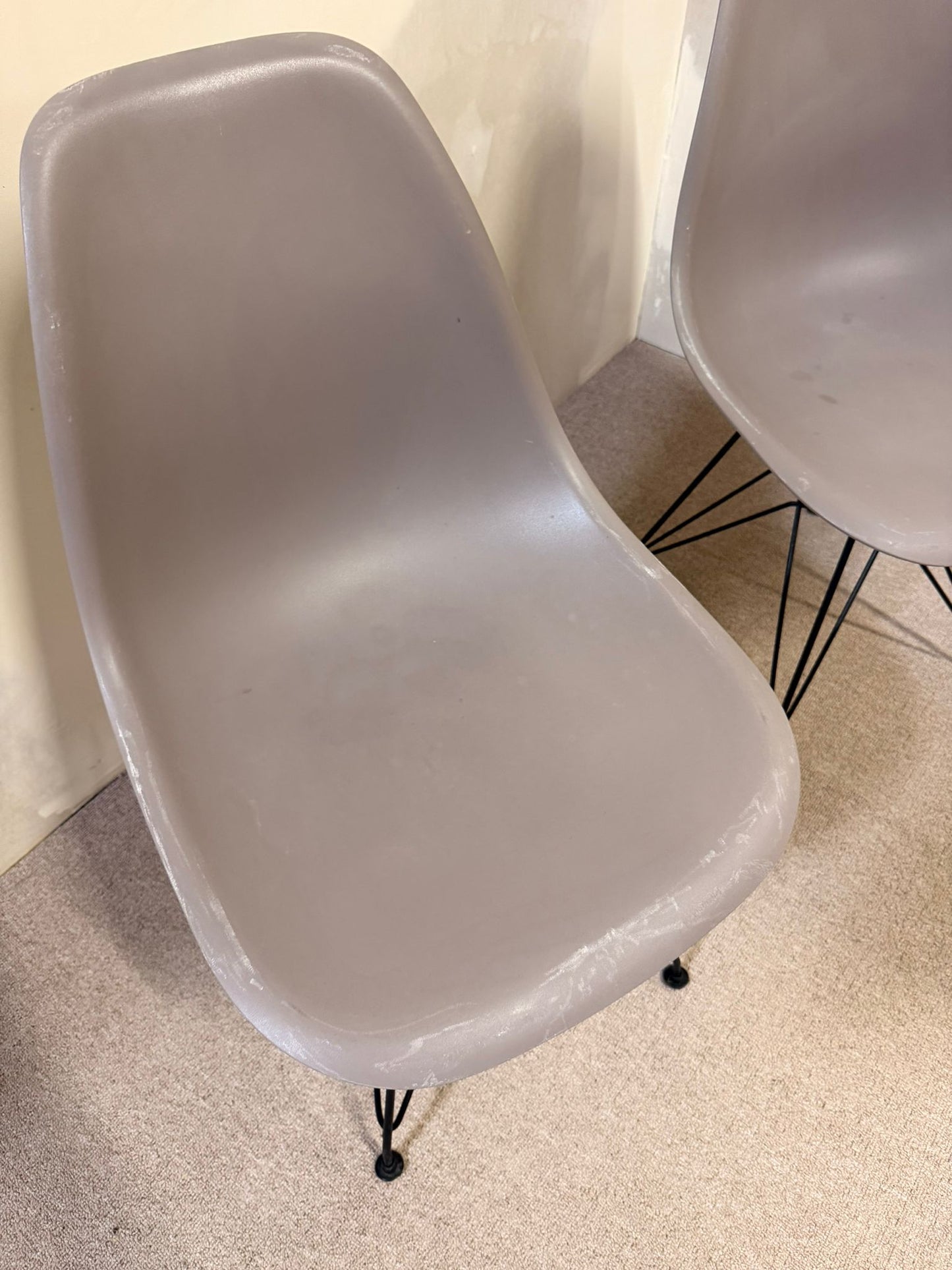Design Schalenstuhl grau ähnlich wie Vitra Eames