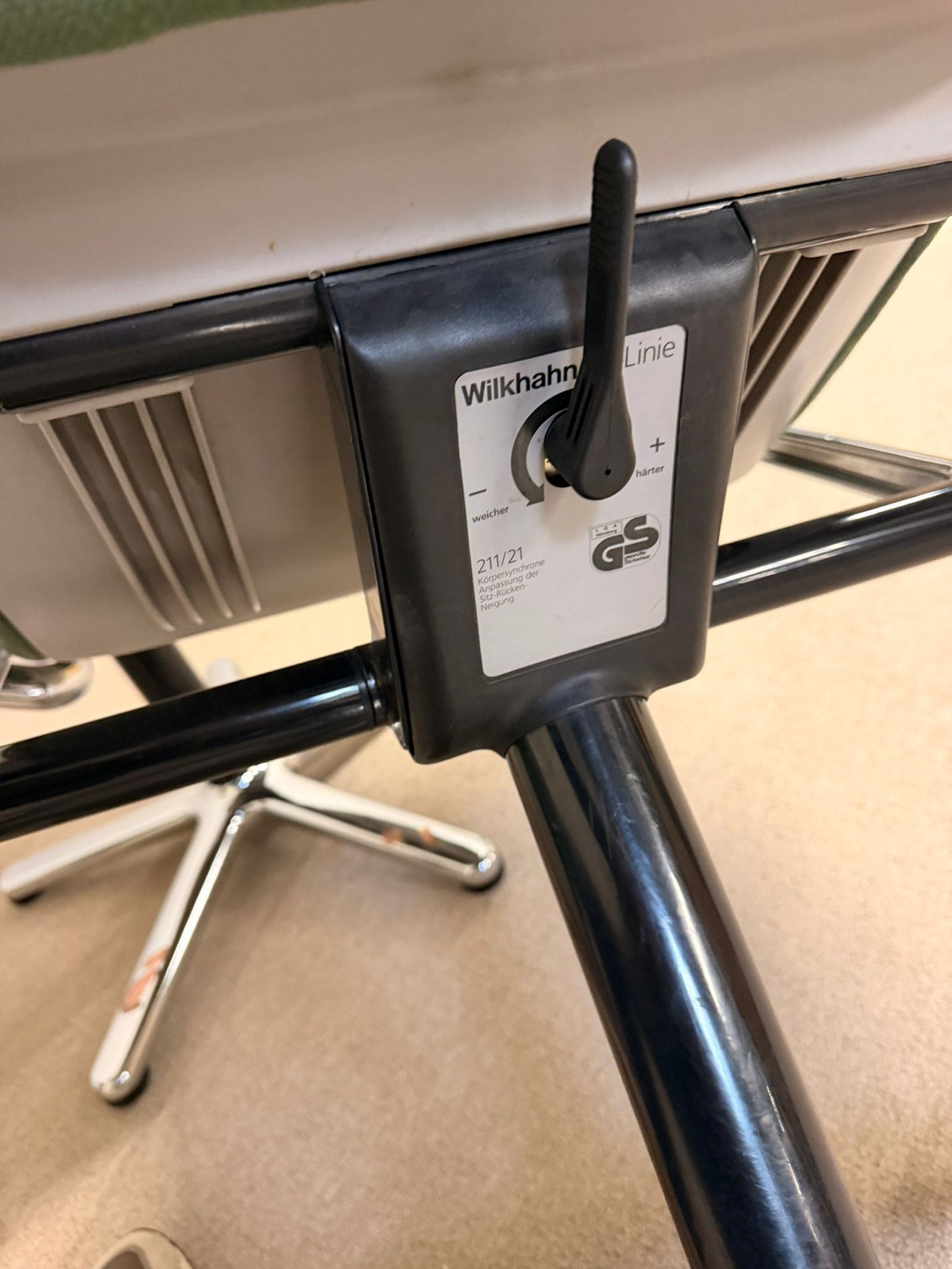 Ikonische Wilkhahn Drehstühle 211/21 Space Age Stühle