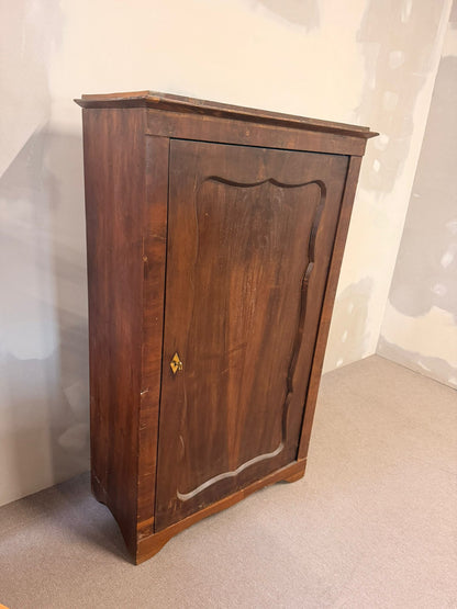 Antiker Biedermeier Schrank aus Holz mit Regalböden um 1930