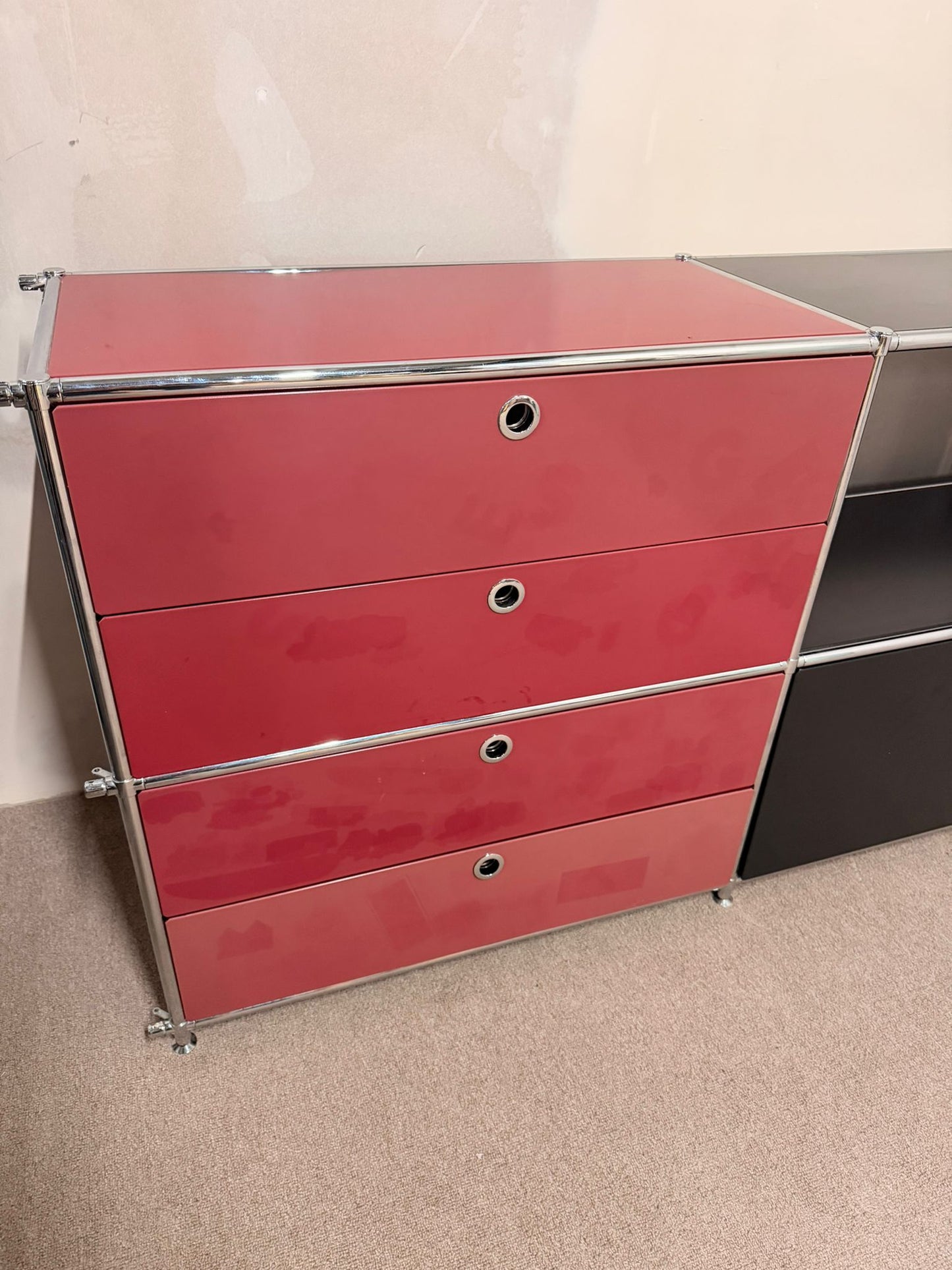 Interio Quadro (USM Büromöbel Style) Sideboard rot/schwarz