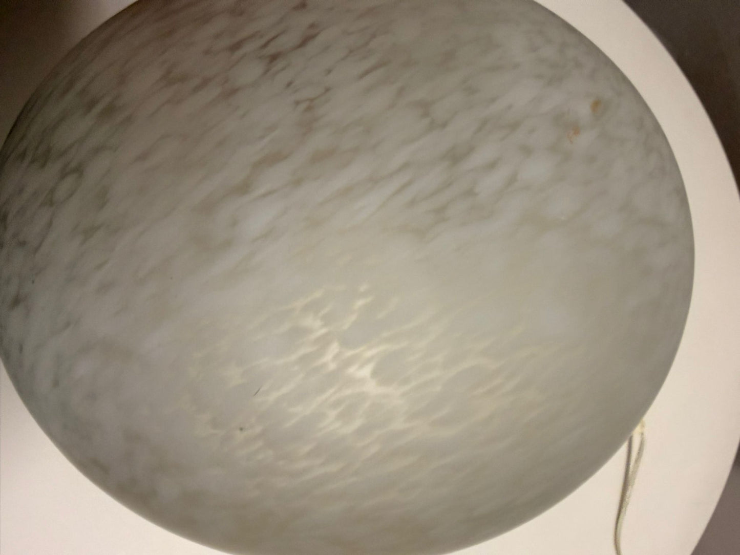 Italienische Caillou-Lampe weisses gesprenkeltes Glas 80`s