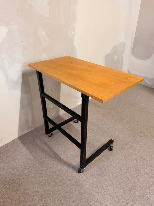 Mobiler Vintage Beistelltisch Atelierwagen im Industrie Stil