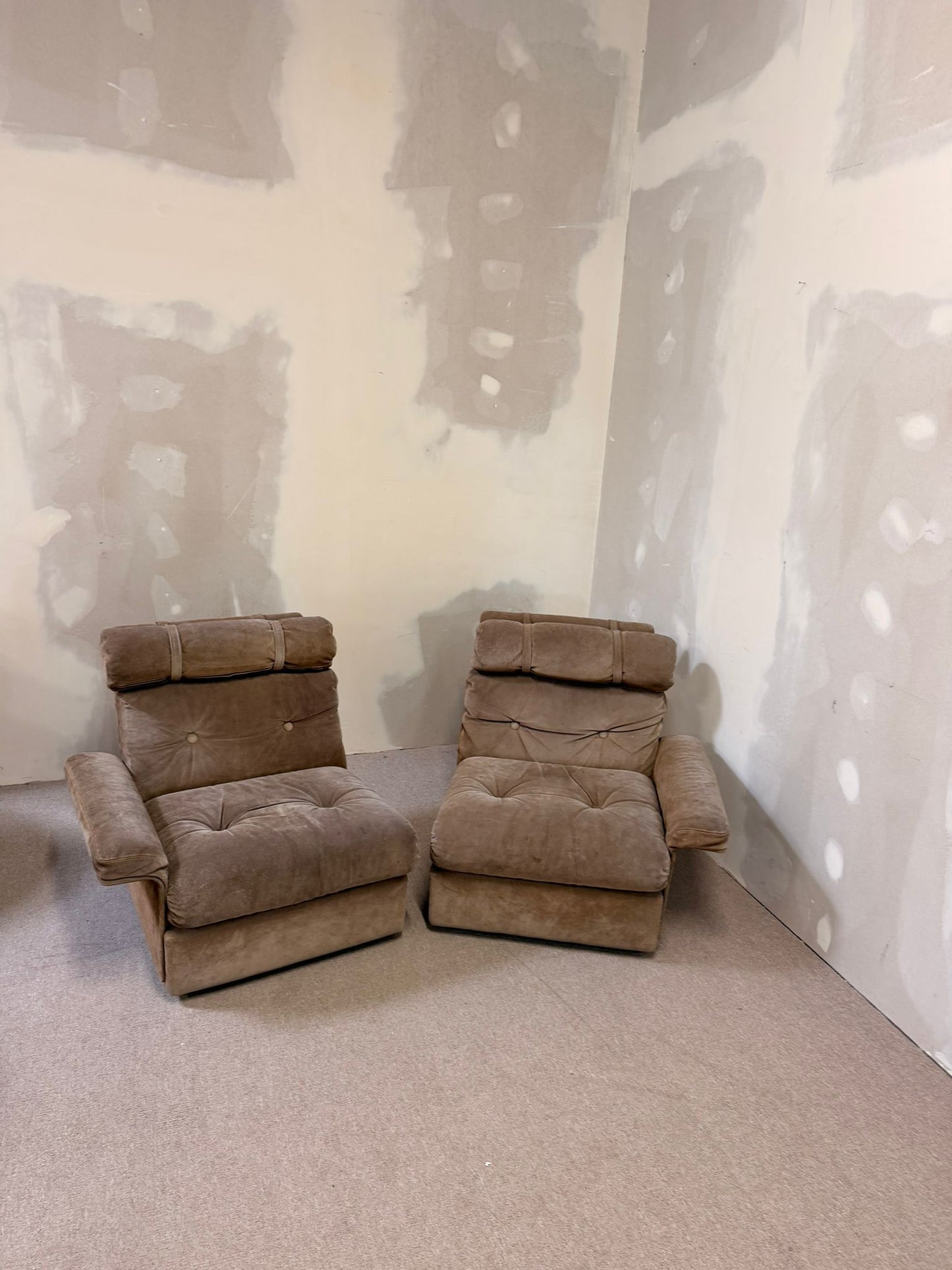 Italienisches modulares 70er Jahre Wildleder Sofa 2-Sitzer