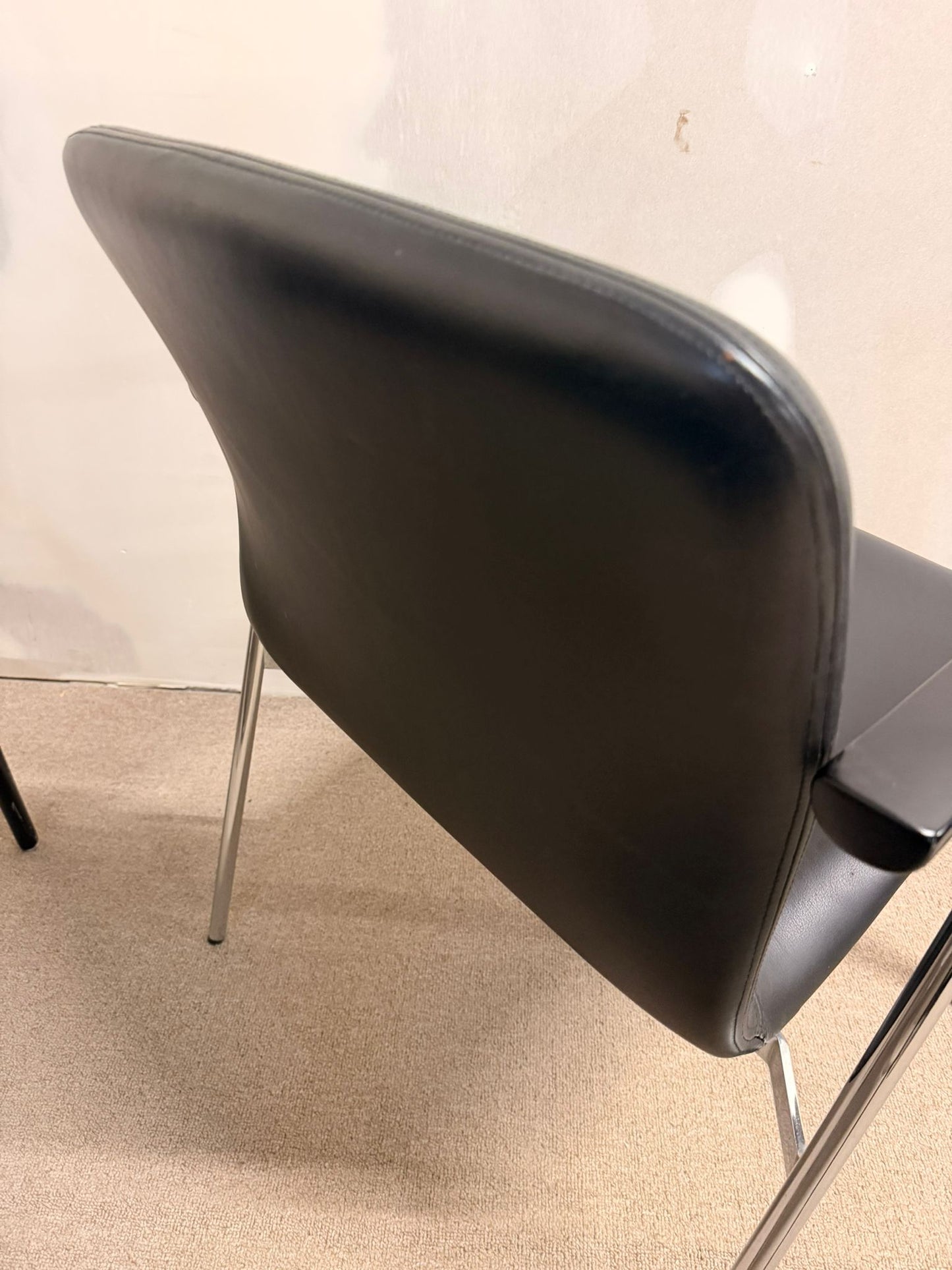 Lederstühle von Team by Wellis Schweizer Qualität, schwarz