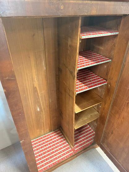 Antiker Biedermeier Schrank aus Holz mit Regalböden um 1930
