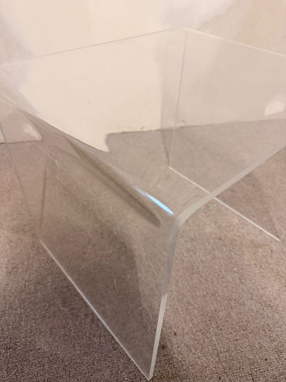 Grosser Beistelltisch aus Acrylglas Plexiglas, transparent