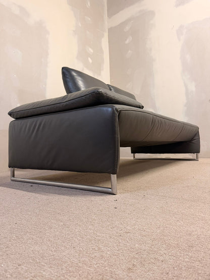 Koinor 2er Designersofa Ramon aus  Leder Grau, Metallfüsse