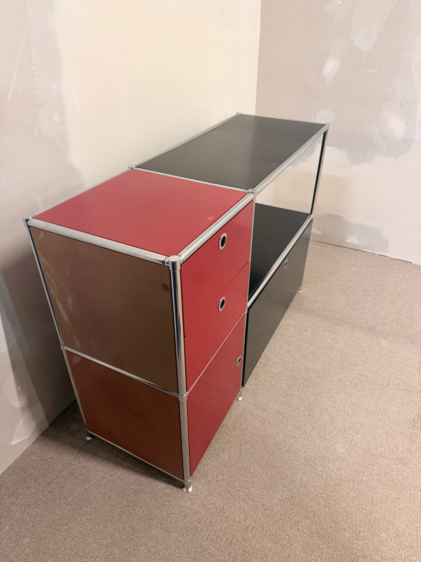 Quadro Interio (USM Büromöbel Style) Sideboard rot/schwarz
