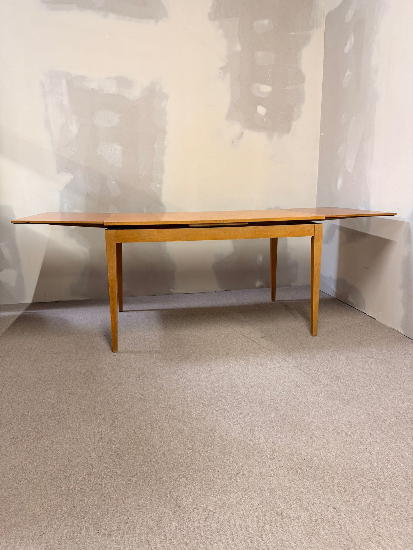 Kondor Tisch aus Teakholz Furnier ausziehbar Made in Germany