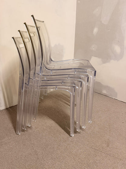 Designer Stühle aus Acrylglas, transparent und stapelbar