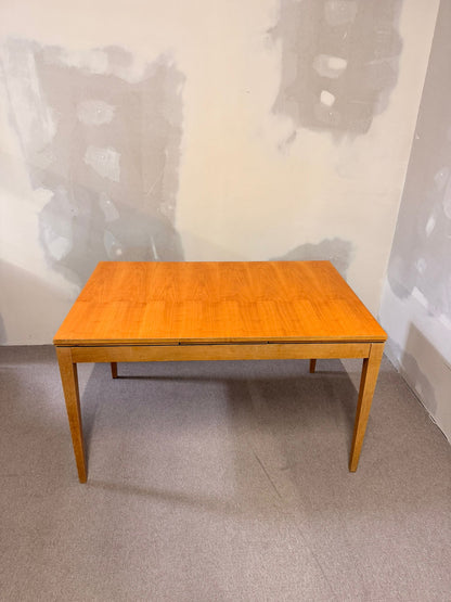 Kondor Tisch aus Teakholz Furnier ausziehbar Made in Germany
