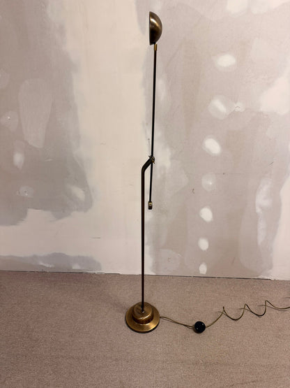 Verstellbare Mid Century Stehlampe aus Messing und Metall