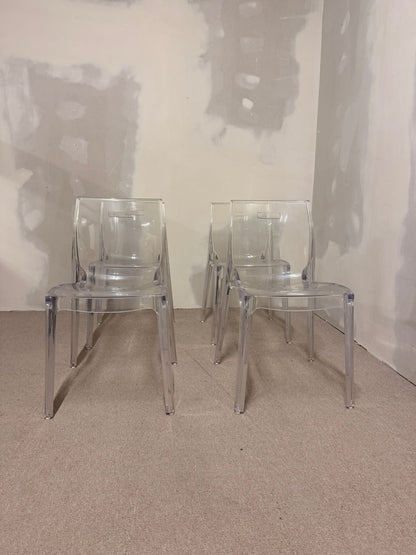 Designer Stühle aus Acrylglas, transparent und stapelbar