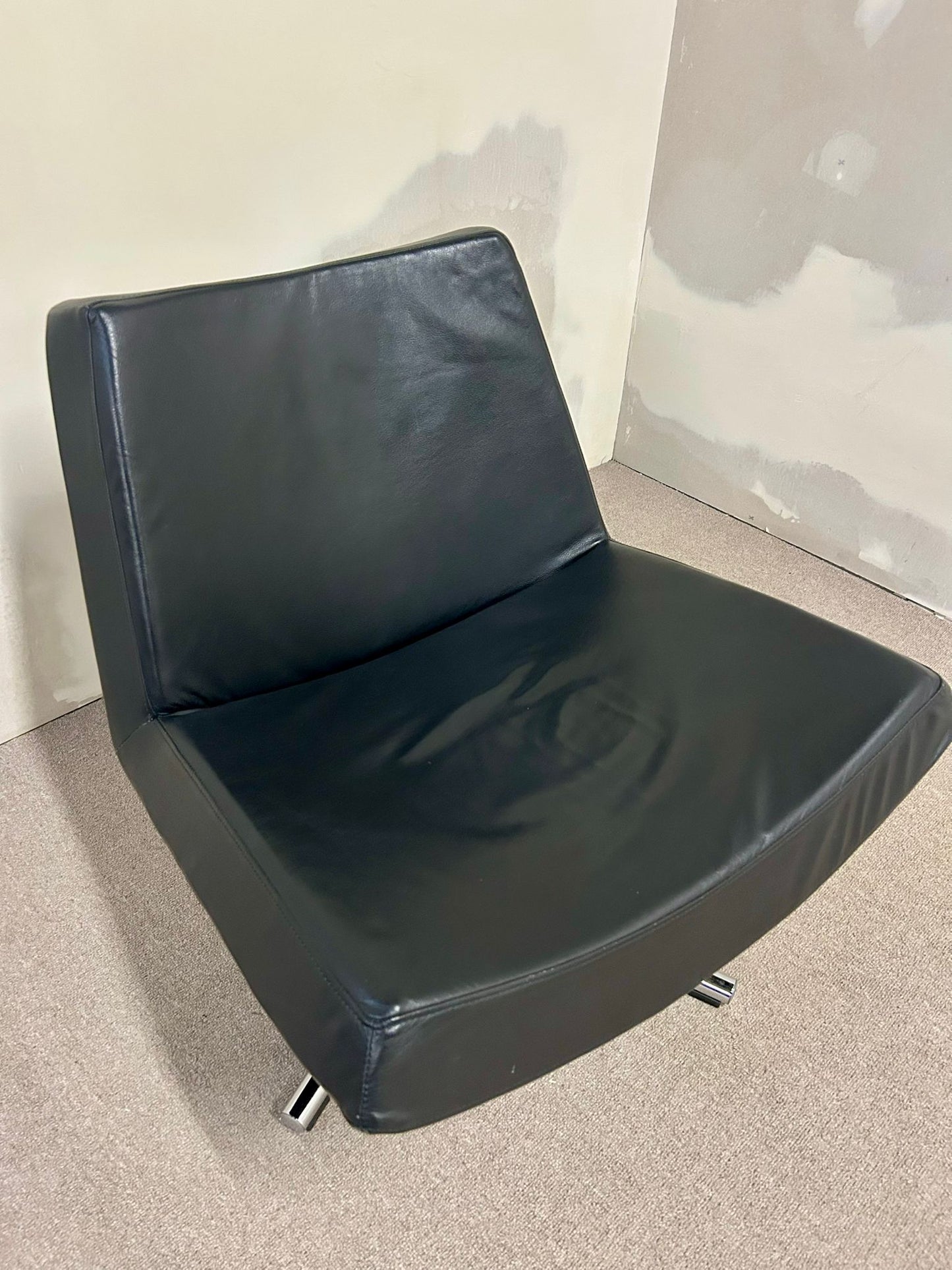 Designer Drehsessel aus Leder, schwarz, Loungesessel, Sessel
