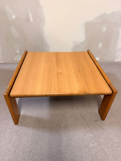 Schwedischer quadratischer vintage Couchtisch aus Holz