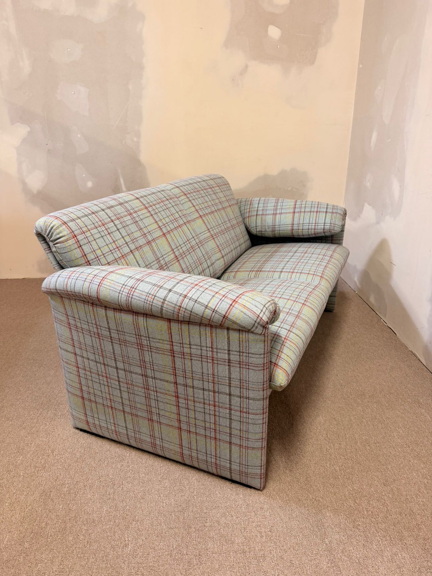 Leolux Bora Bora Sofa 2-sitzer im Karomuster in hellblau