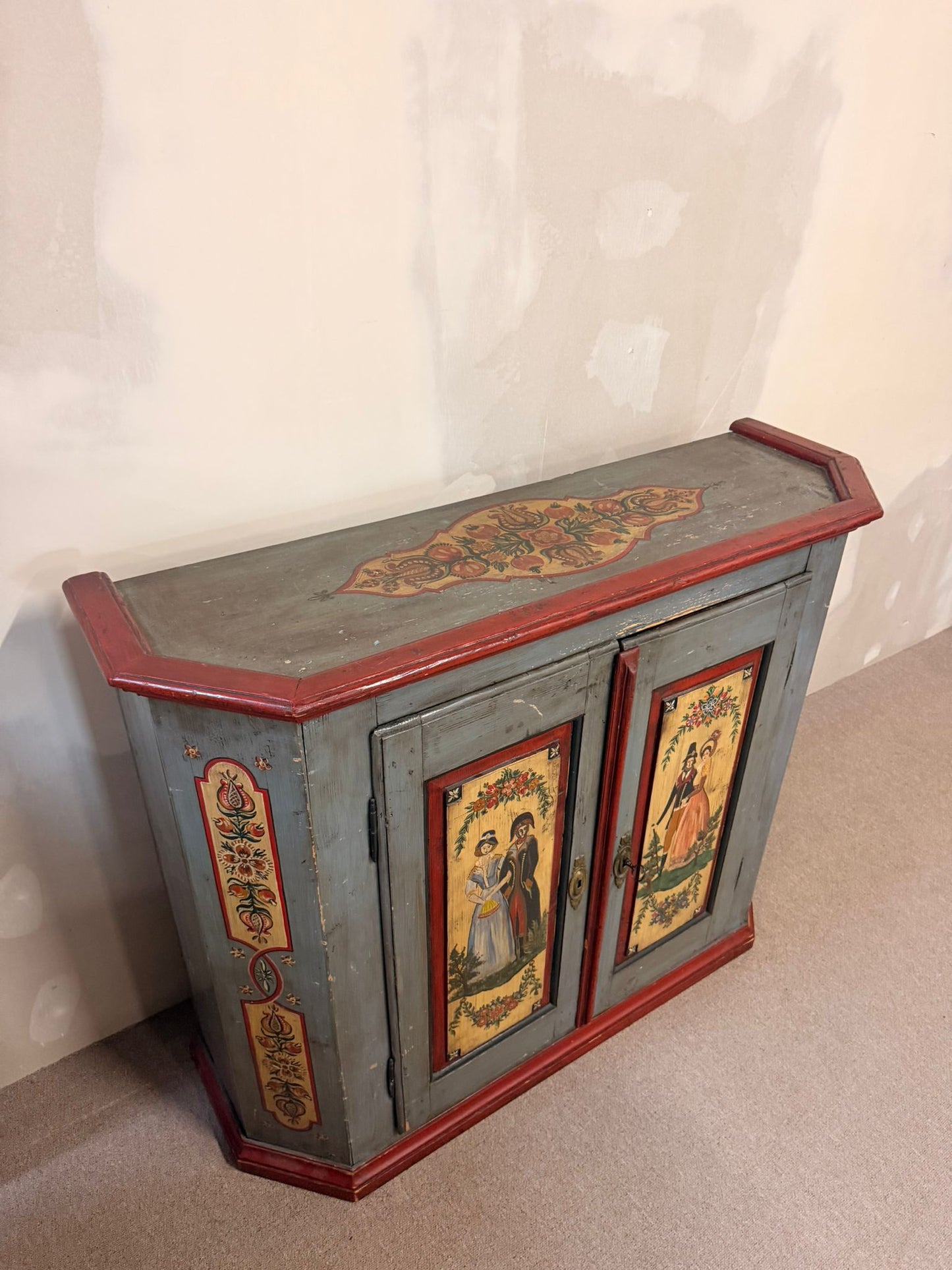 Antiker handbemaltes Vintage Sideboard im Bauernstil 50er