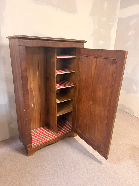 Antiker Biedermeier Schrank aus Holz mit Regalböden um 1930