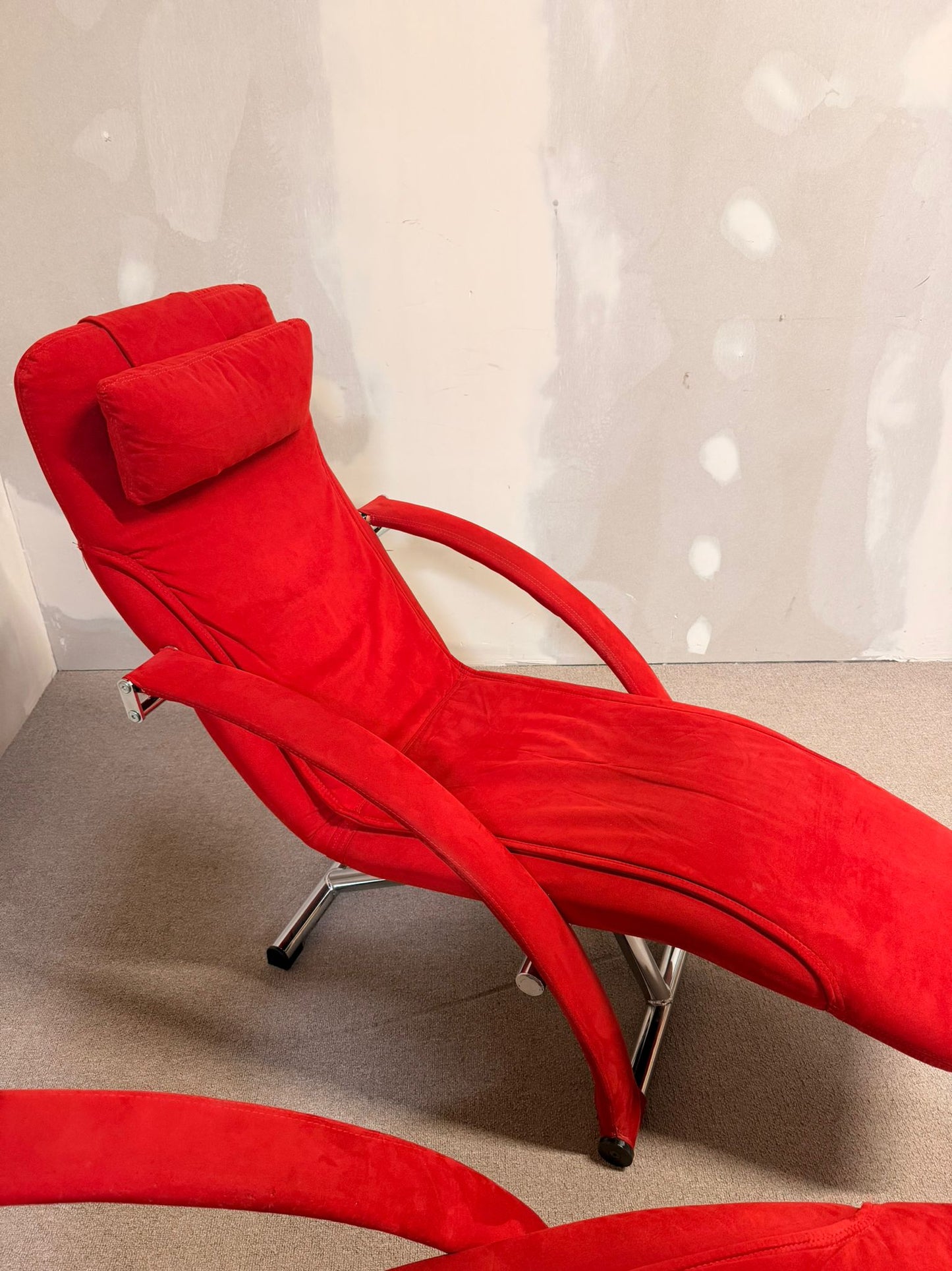 Vintage Designer Liegestühle rote Polster, Relaxsessel