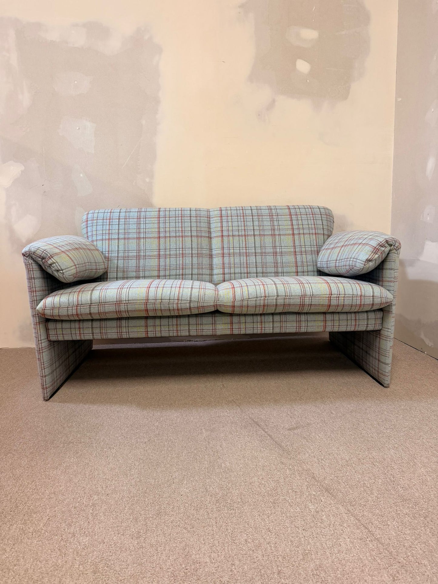 Leolux Bora Bora Sofa 2-sitzer im Karomuster in hellblau