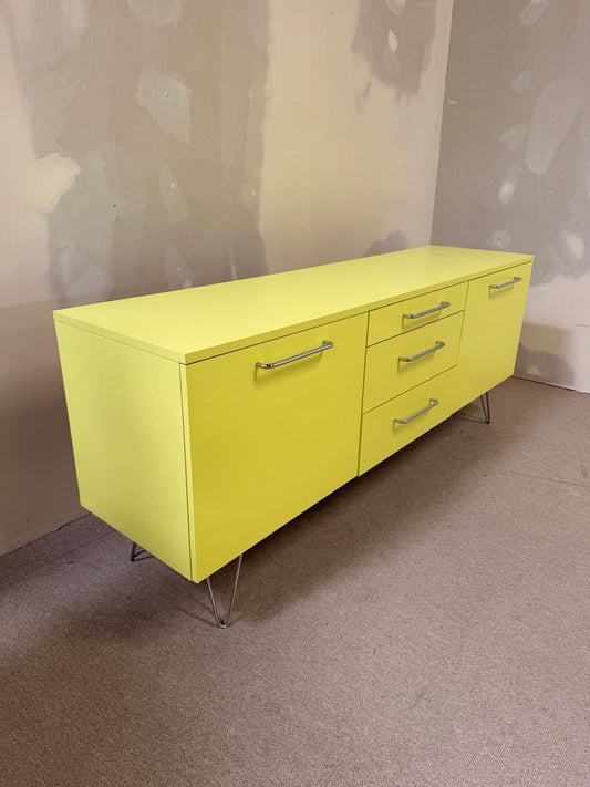 Modernes limettengrünes Sideboard Büffet im Retro Stil
