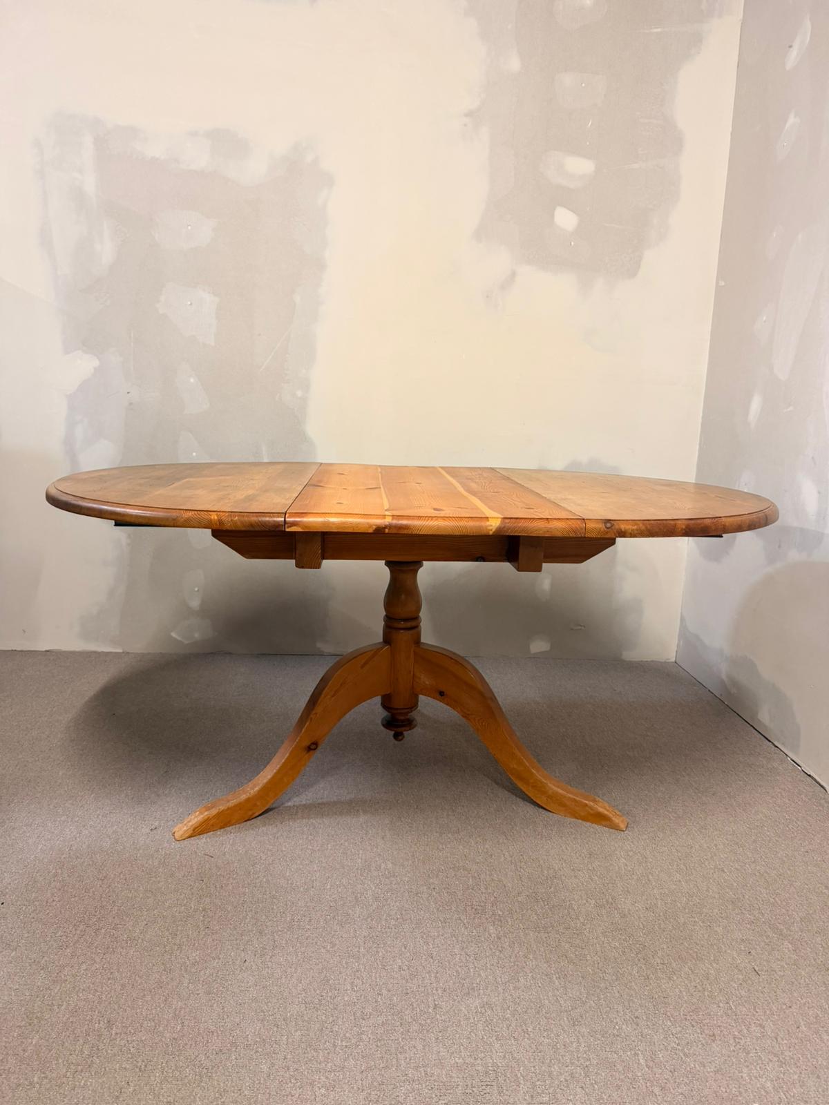 Dreibeiniger Vintage Tisch im Georgianischen Stil