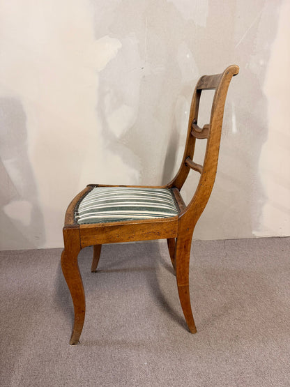 Antiker Biedermeier Landhaus Stuhl mit Polstersitz