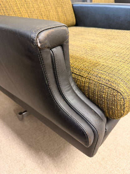 Edle Vintage Club Sessel mit drehbarem Metallfuss 70`s