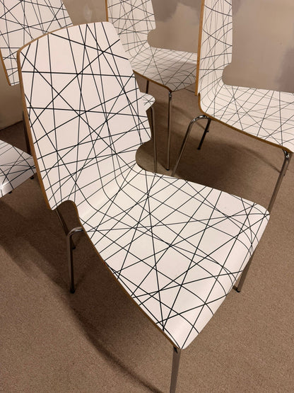 1x Ikea Vilmar Stuhl weiss schwarzen Muster, stapelbar