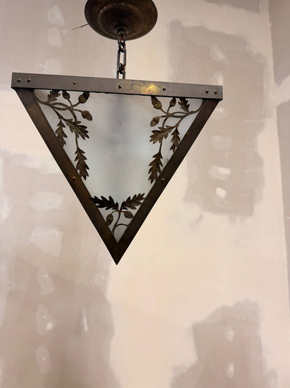 Vintage Dreieck Lampe mit Eichenmuster aus Schmiedeeisen