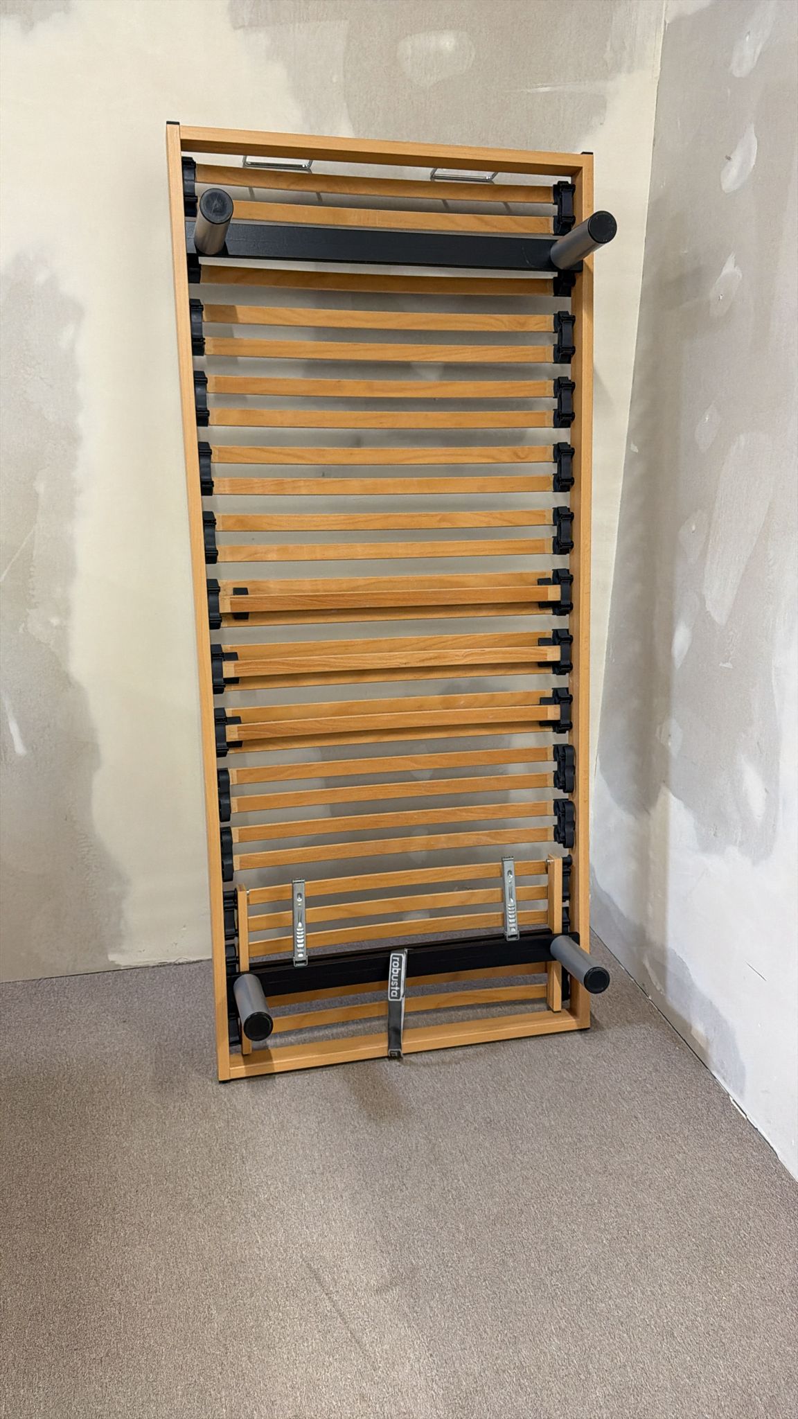 Bettrahmen mit integriertem Robusta Lattenrost Holz 90x200