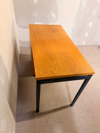 Vintage Schreibtisch mit Schubladen aus den 70er Jahre