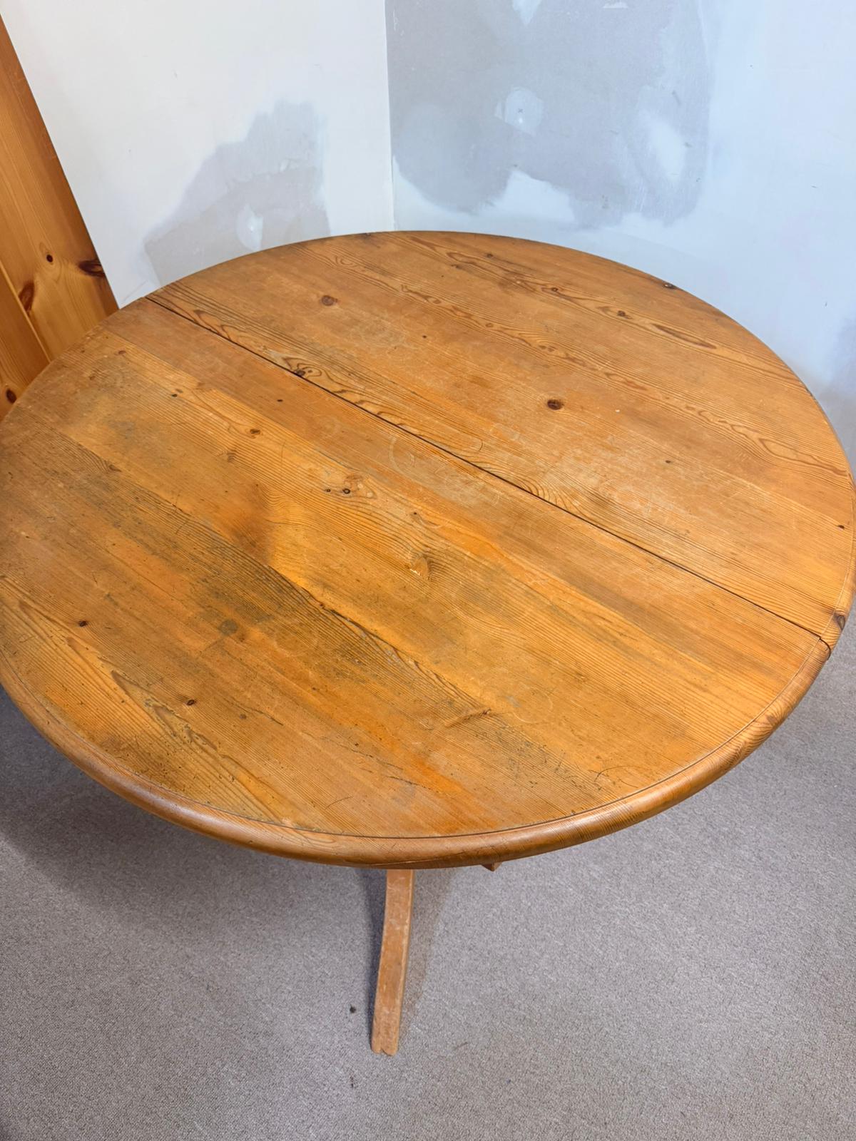 Dreibeiniger Vintage Tisch im Georgianischen Stil