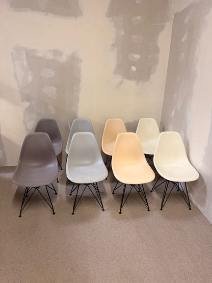 Design Schalenstuhl hellgrau ähnlich wie Vitra Eames
