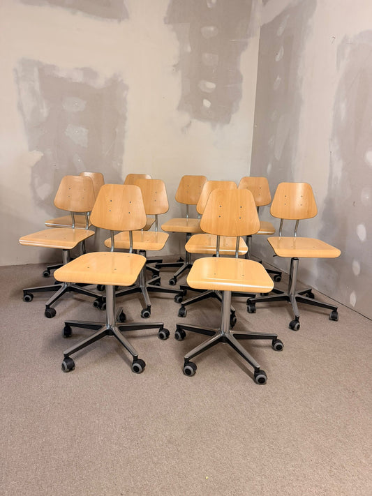 Schweizer Atelier Embru Schulstuhl Bürostuhl mit Rollen 38x