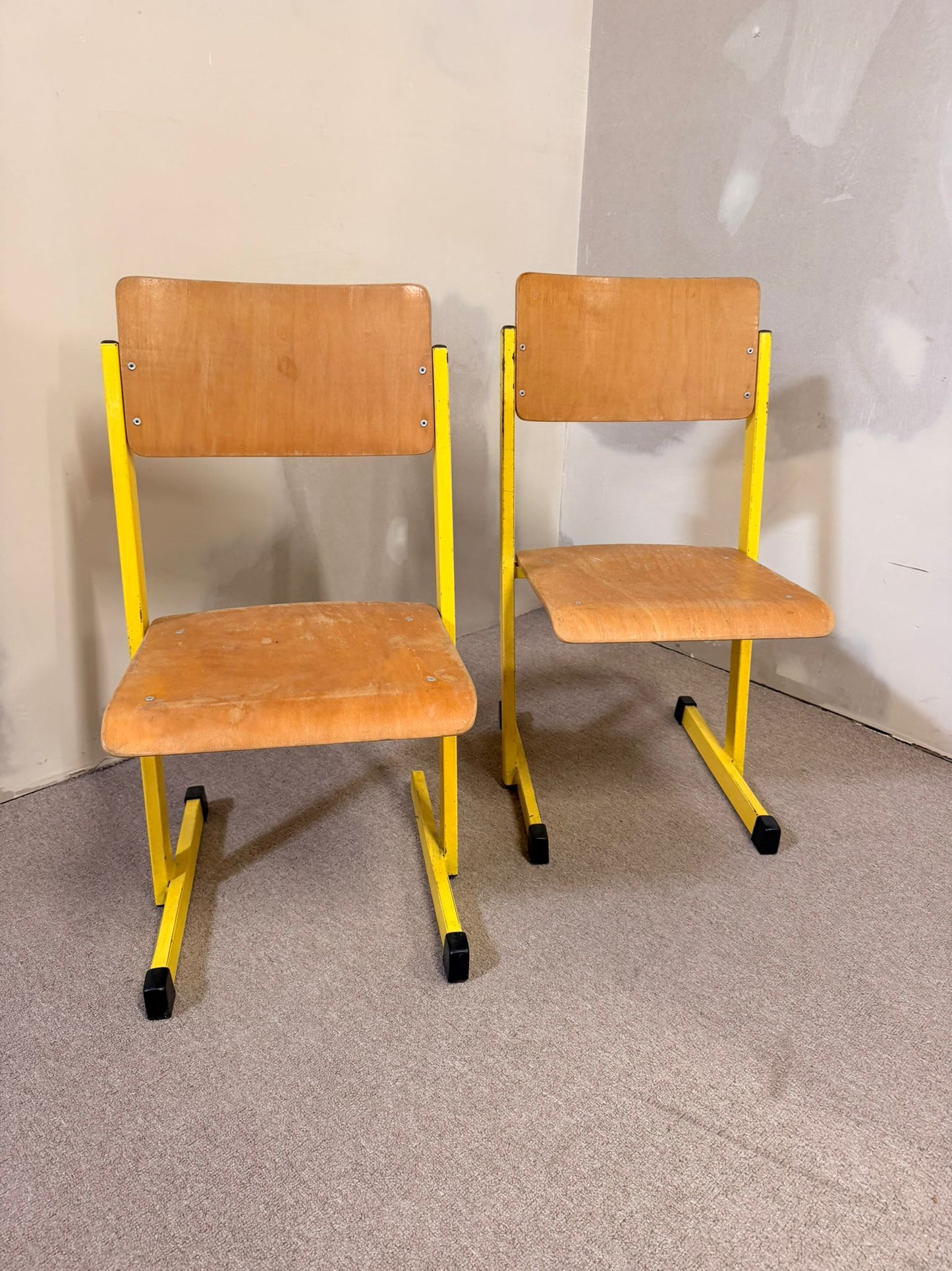 Vintage Schulstuhl in gelb, Stapelstühle für Kinder