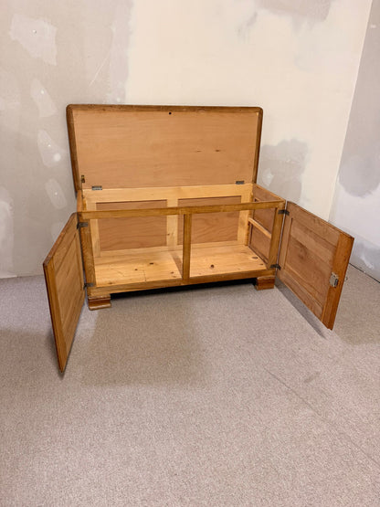 Rustikale vintage Truhe/Kommode aus Holz mit Schlüssel