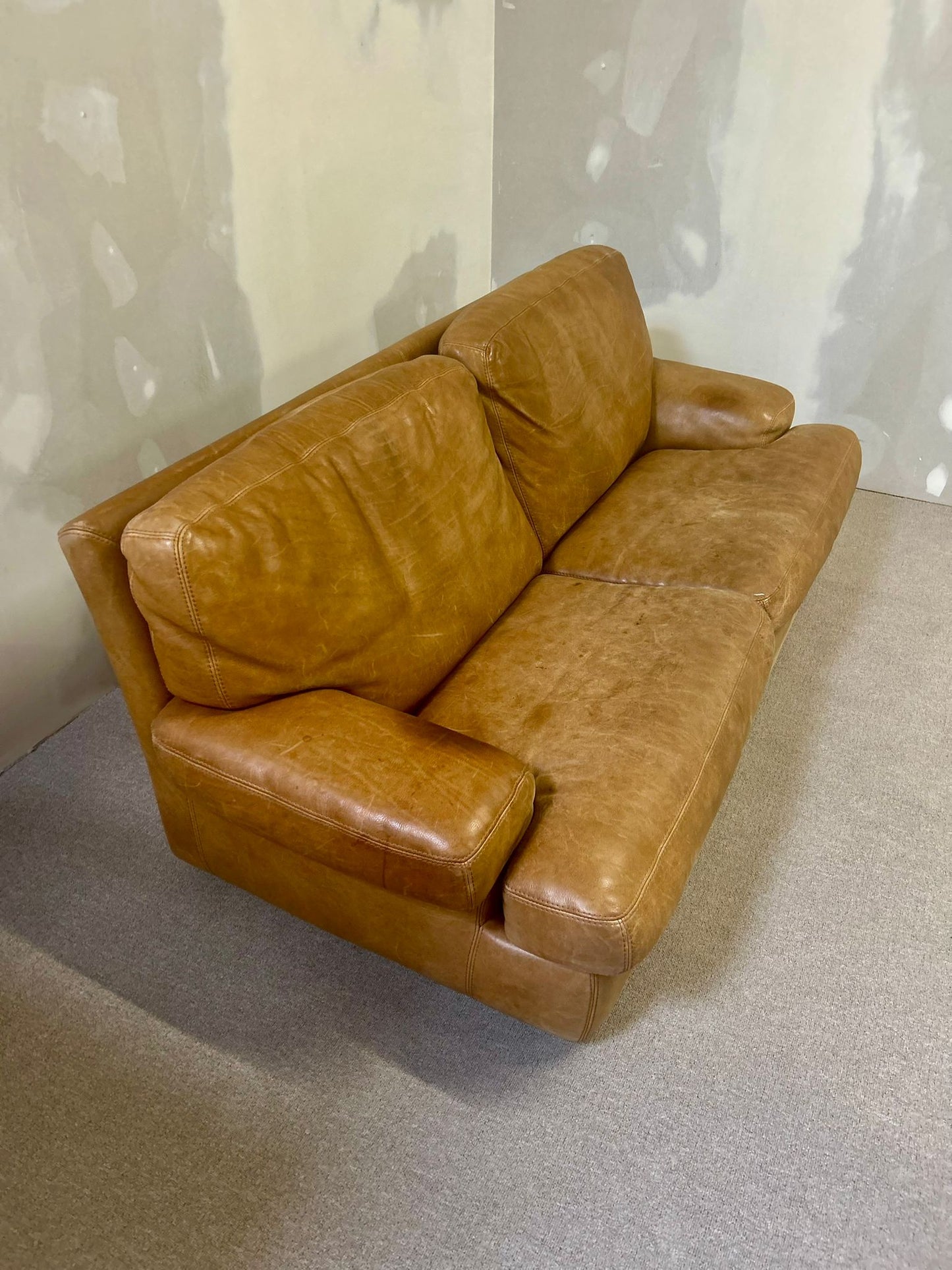 Vintage Roche Bobois Ledersofa in Cognacfarbe 70er 2 Sitzer