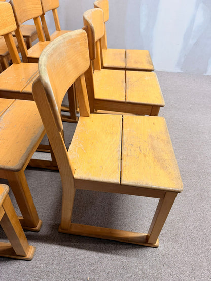 Stabile Kinderstühle aus Holz, ideal für Kindergarten/Krippe