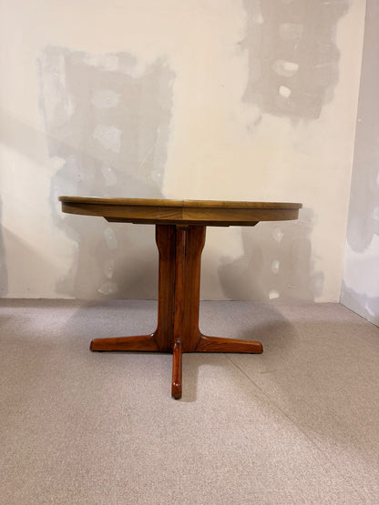 Runder ausziehbarer Mid-Century Esstisch, Dänisches Design