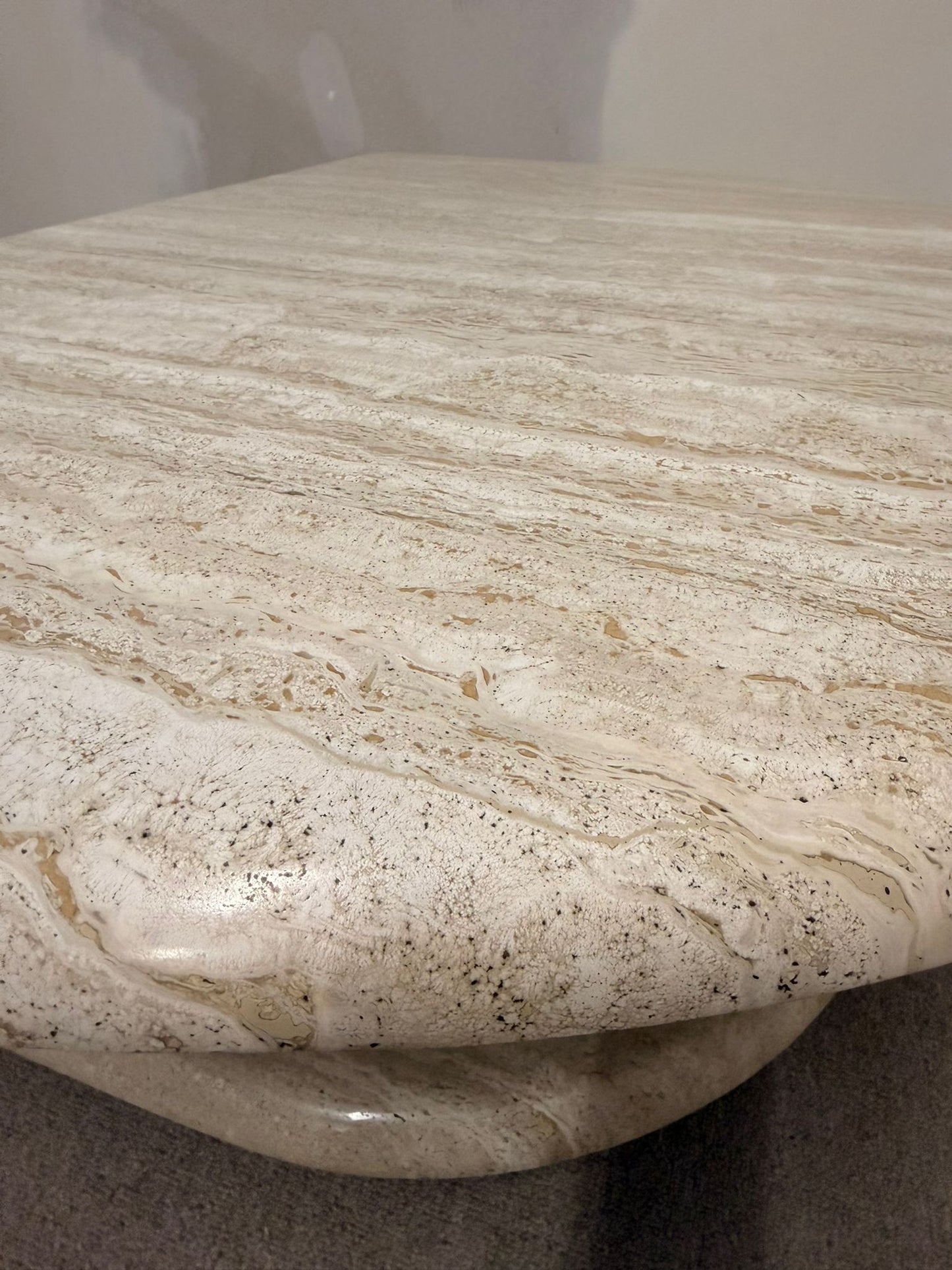 Italienischer Travertin Beistelltisch Naturstein Couchtisch